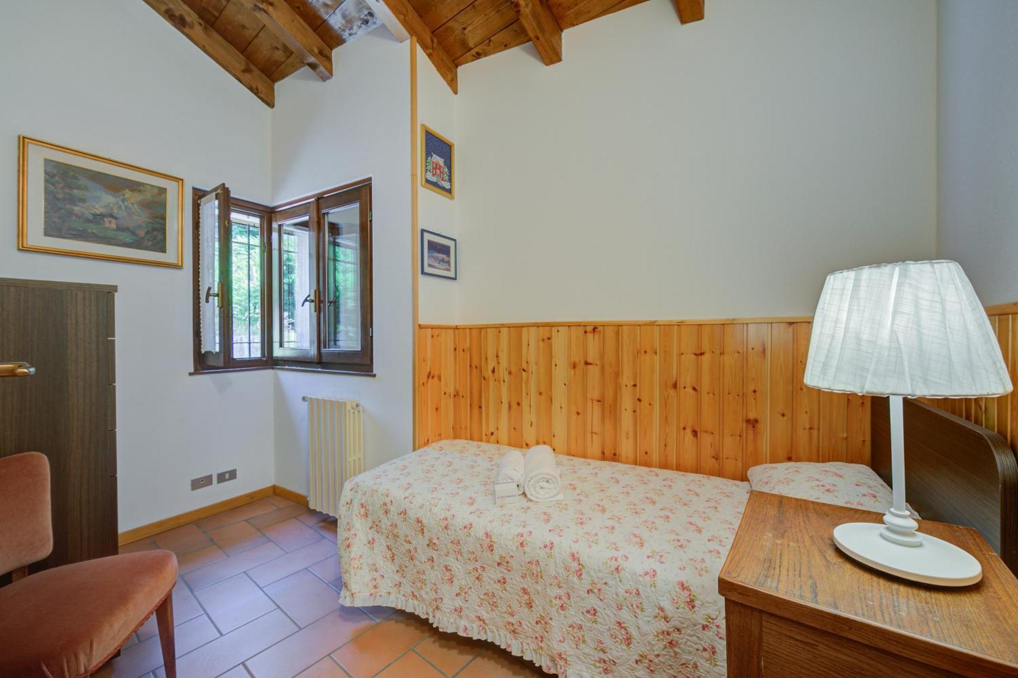 Villa Il Castagno Few Min From Beach - Happy Rentals Castelveccana ภายนอก รูปภาพ